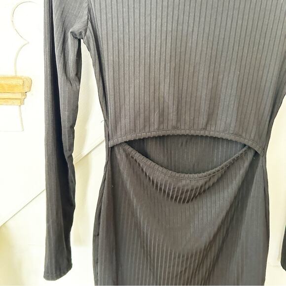 Nasty Gal Black Long Sleeve Round Neck Ribbed Bodycon Dress w/ Back Cut-Out Sz 6 - Picture 5 of 5